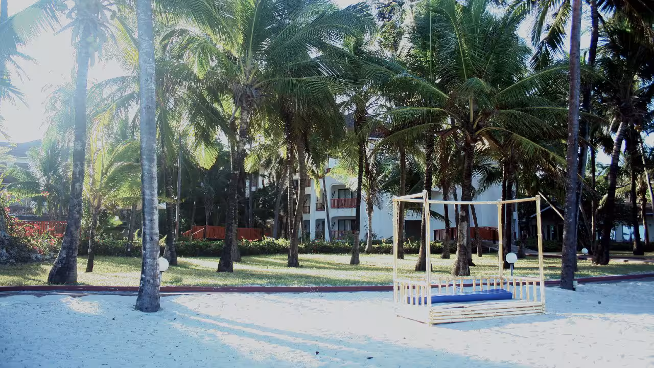 Mombasa Beach Getaway glry 4