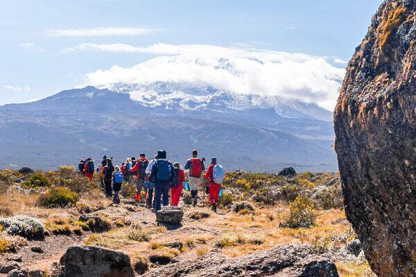 hikers-on-kilimanjaro-600x400